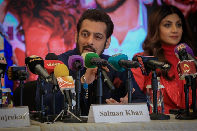 Salman khan سلمان خان يكشف رأيه بالشعب السعودي